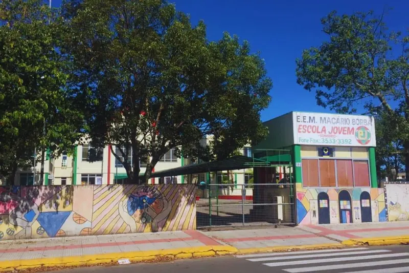 AVOSUL e Escola Jovem de Sombrio fecham parceria para escolinhas de voleibol na instituição!